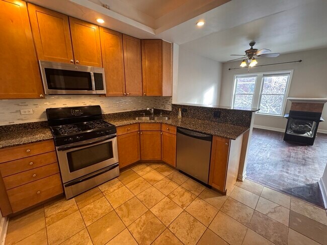 Building Photo - 1342 W Estes Ave