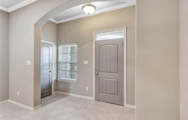 Building Photo - College Station - 3 bedroom / 3 bath Townhome, covered patio & back yard with one car garage.