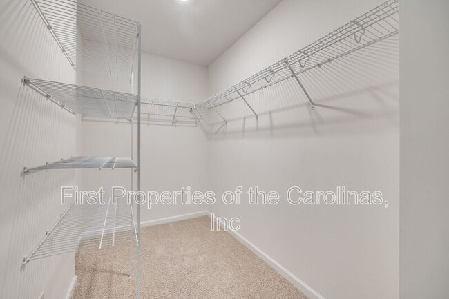 Building Photo - 642 Altamonte Dr