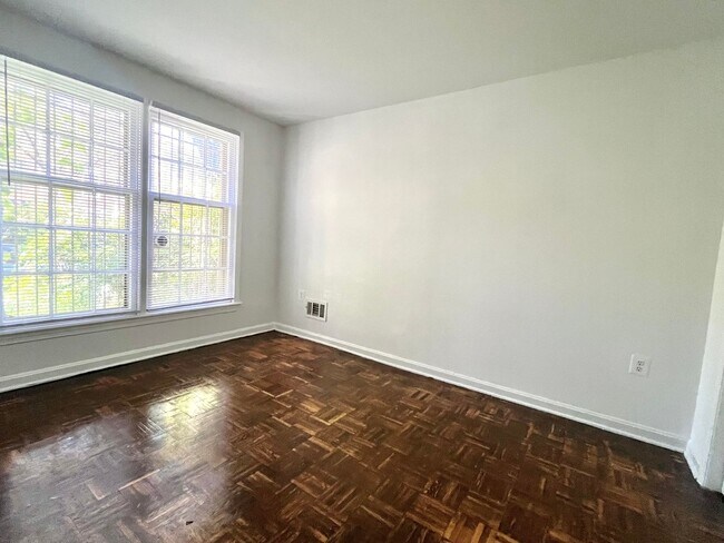 Building Photo - 340 11th St SE