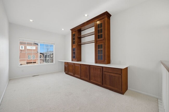 Building Photo - Meticulously maintained 4-bedroom, 3.5-bath  Townhouse In the Heart of Highlands Ranch!