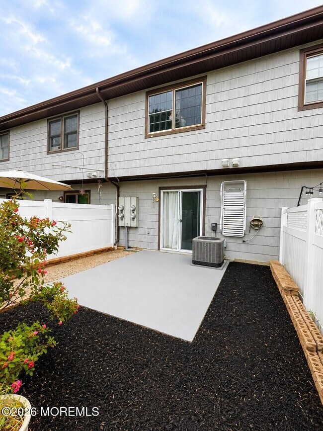 Building Photo - 1156 Sawmill Rd