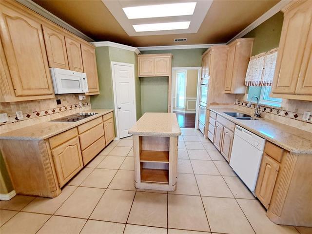 Building Photo - 9113 Trail Wood Dr