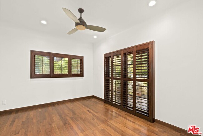 Building Photo - 664 S Highland Ave