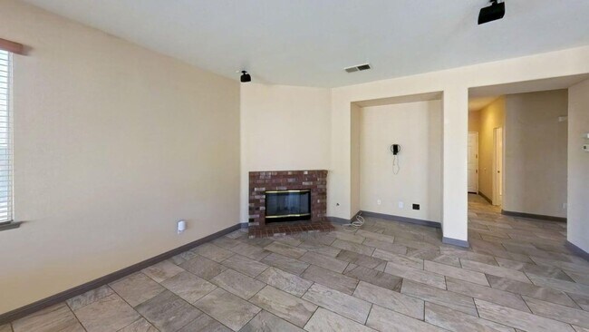 Building Photo - 37978 Spur Dr
