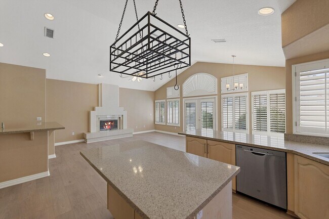 Building Photo - 8133 Horizon Lake Dr