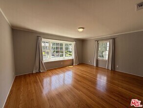 Building Photo - 2515 Canyon Dr
