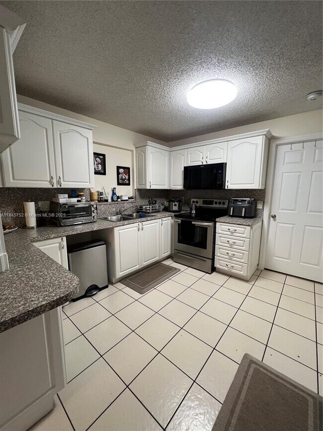 Primary Photo - 5070 Ponderosa Ln