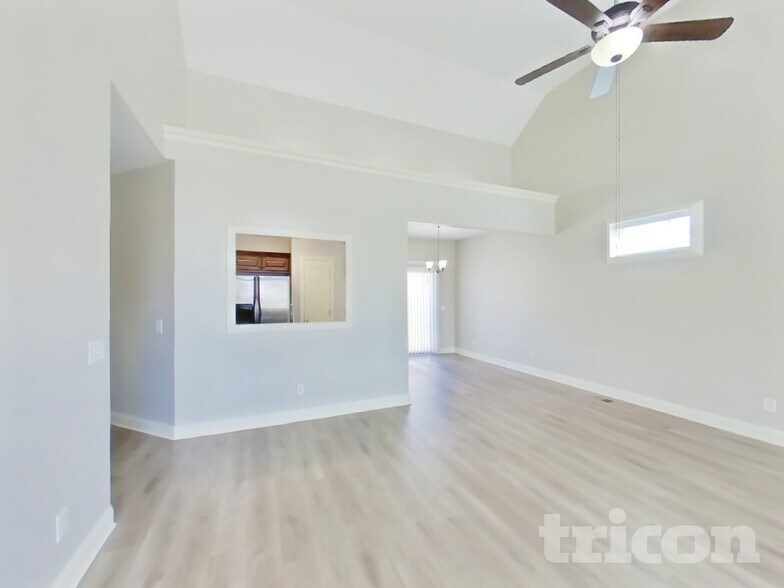 Building Photo - 839 S Westland Ave