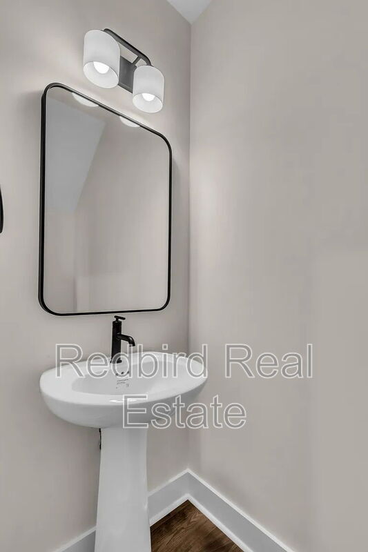 Building Photo - 911 Heatherfield Ln