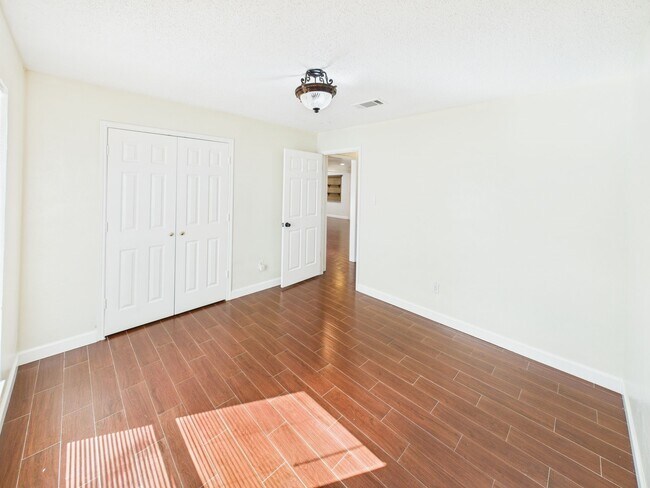 Building Photo - 13010 Foxburo Dr