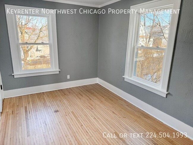 Building Photo - 471 Center St