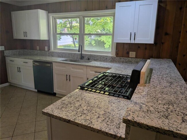 Building Photo - 1395 Siesta Ln