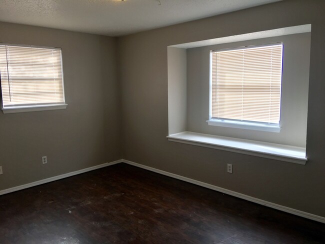 Building Photo - Nice 3-bed 1-bath home for rent in SE OKC.