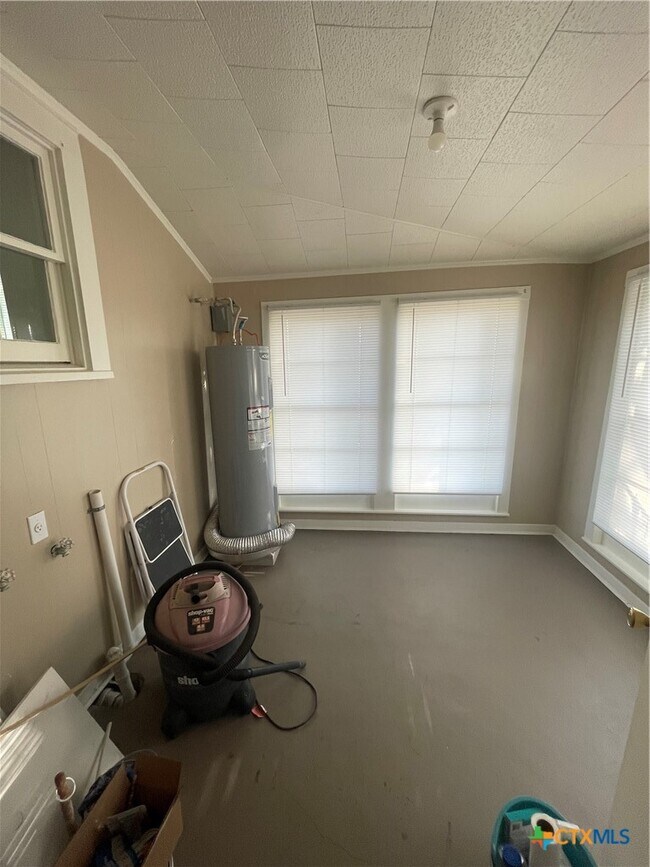 Building Photo - 211 Lackey St