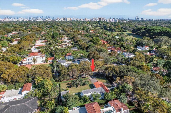 Building Photo - 1305 Alhambra Cir