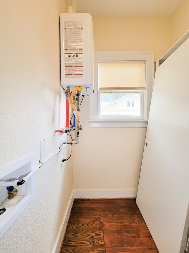 Building Photo - 1502 S Market St