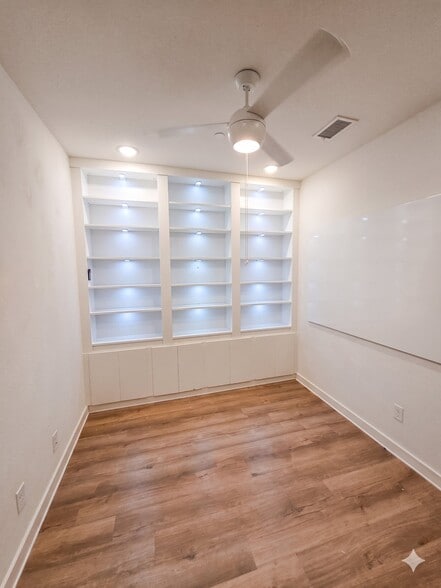 Building Photo - 7286 Sprangletop St