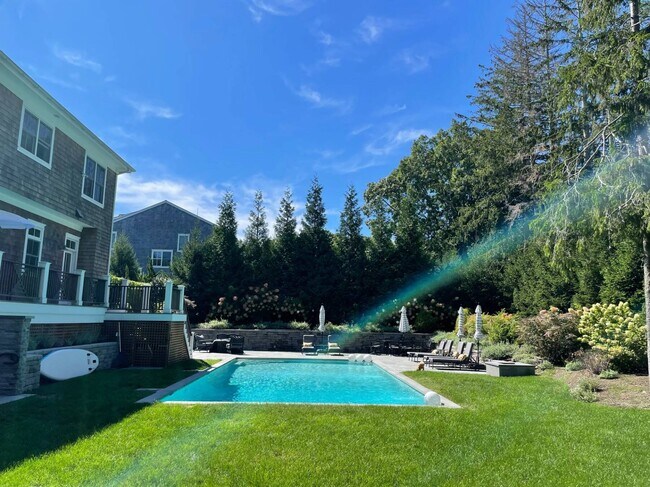 Building Photo - 20 Lighthouse Ln