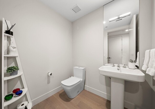 Building Photo - 366 W Superior St