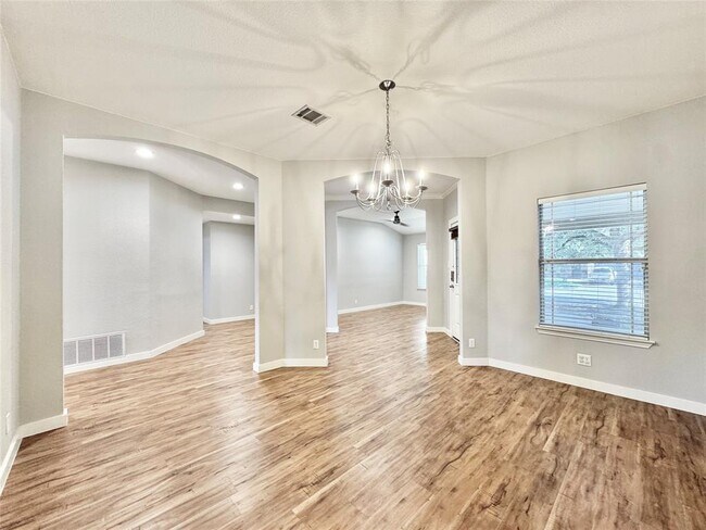 Building Photo - 311 Glen Valley Lane