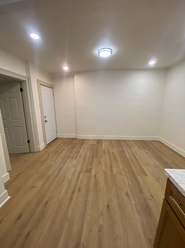 Building Photo - 4746 S Grand Blvd