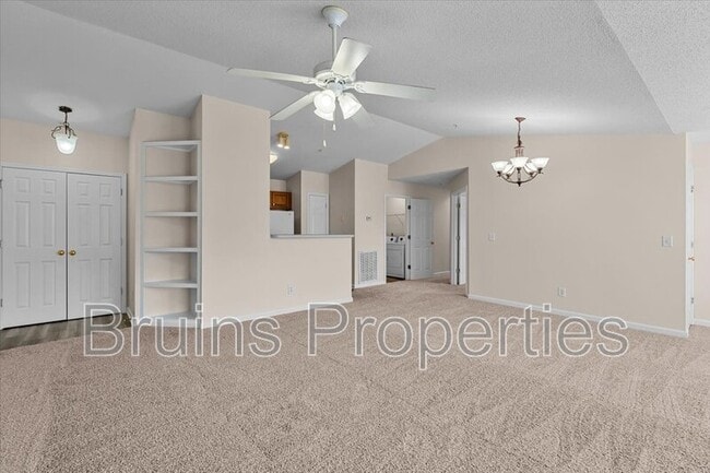 Building Photo - 6117 Hedgecock Cir