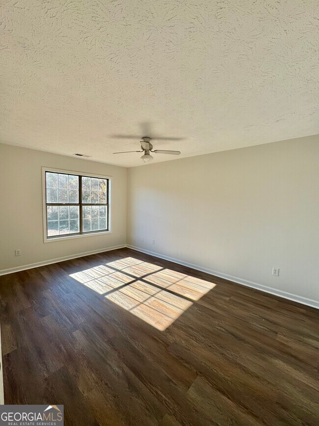 Building Photo - 1009 Chads Ridge Dr