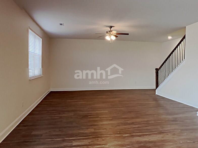 Building Photo - 4824 Chutney Dr