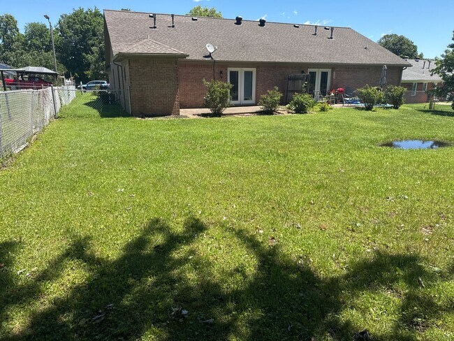 Building Photo - 3320-3322 River Oaks Blvd
