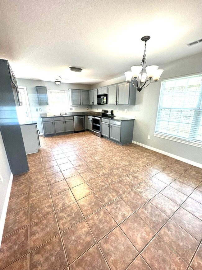 Building Photo - 3705 SW Hansom Loop