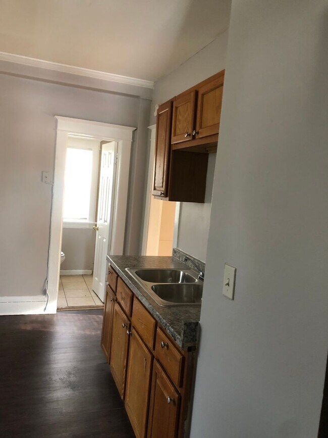 Building Photo - 3705 Chicago Ave