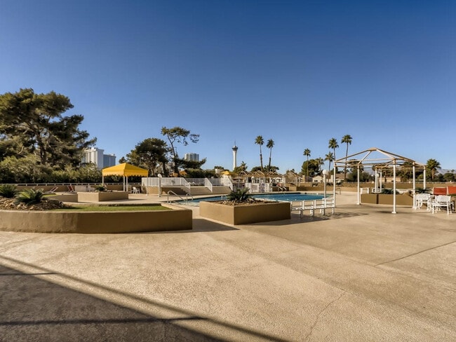 Building Photo - 3111 Bel Air Dr