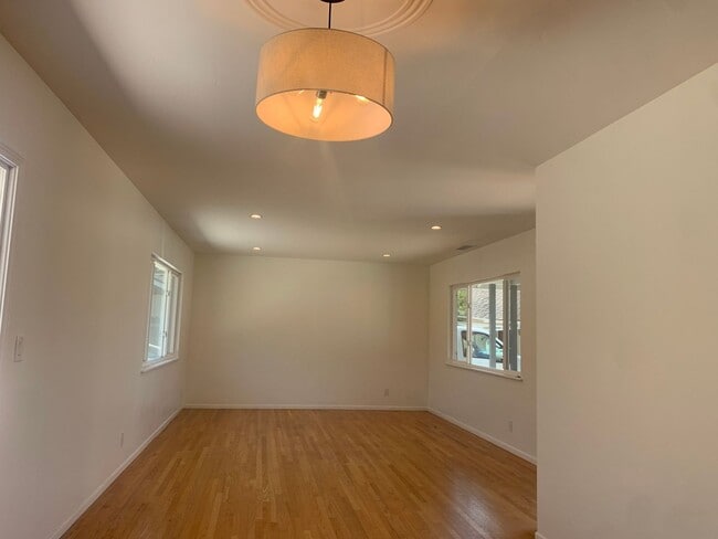 Building Photo - 344 Rosario Dr