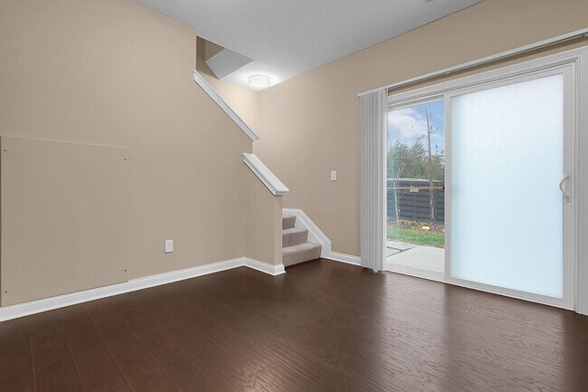 Building Photo - 5527 Albany Terrace Way