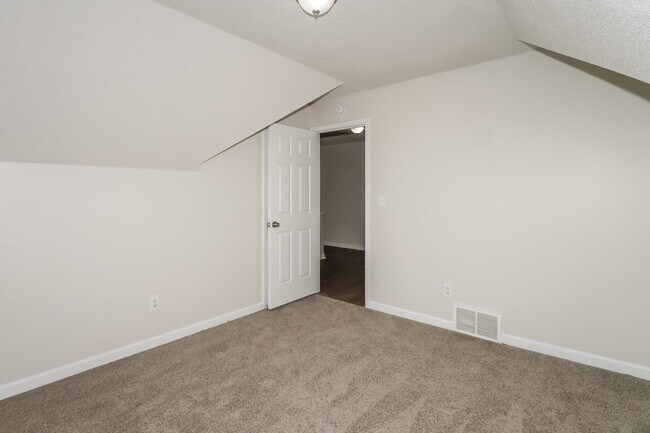 Building Photo - 4451 Lunsford Dr