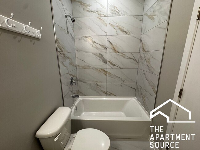 Building Photo - 4007 W School St