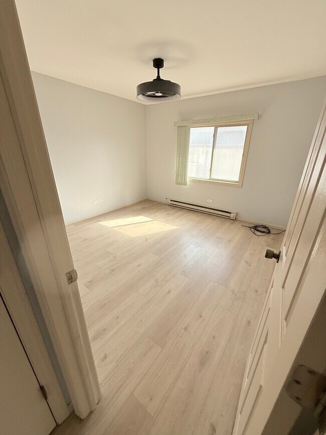 Building Photo - 1925 Canal St