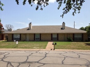 Building Photo - Duplex