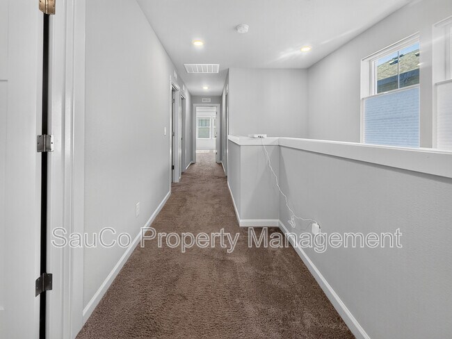 Building Photo - 3909 SE Zircon Ln