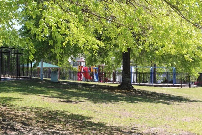 Building Photo - 264 Waterdown Dr