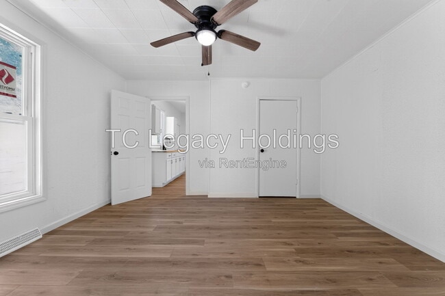 Building Photo - 87 Crisfield St