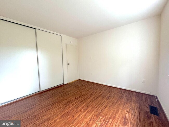 Building Photo - 4645 Logsdon Dr
