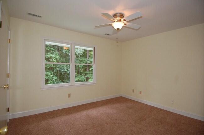 Building Photo - 3101 Janice Rd