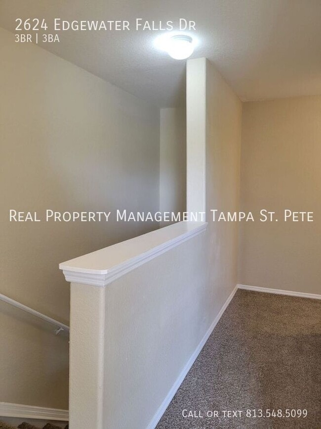 Building Photo - 2624 Edgewater Falls Dr