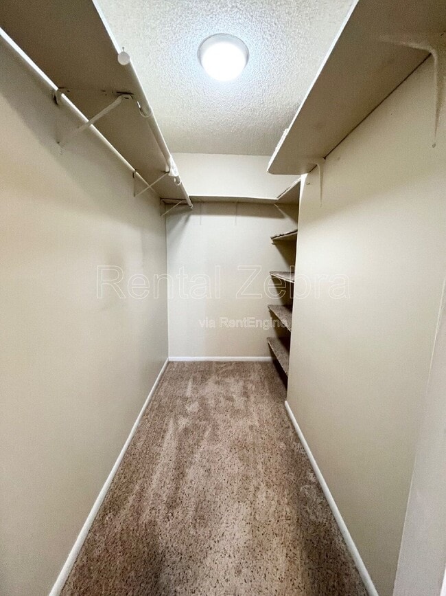 Building Photo - 11986 E Harvey Pettit Rd