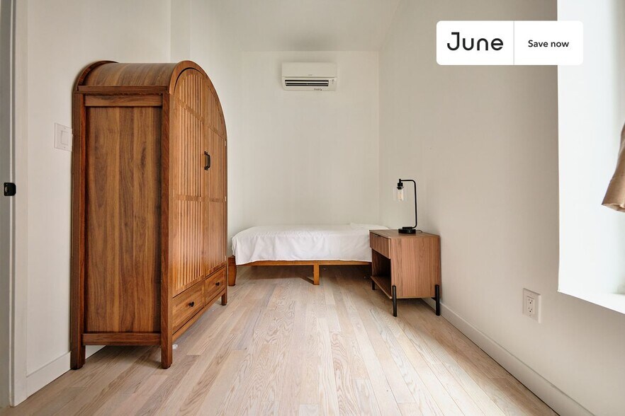 Building Photo - 624 E 17th St