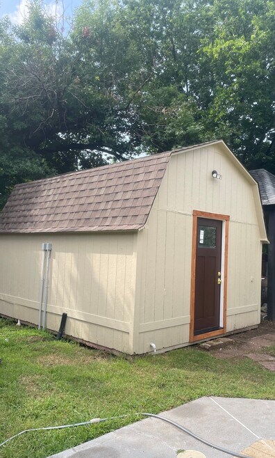 Building Photo - 1404 Sunny Glen St