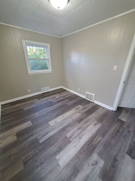 Building Photo - 5445 N 54th St