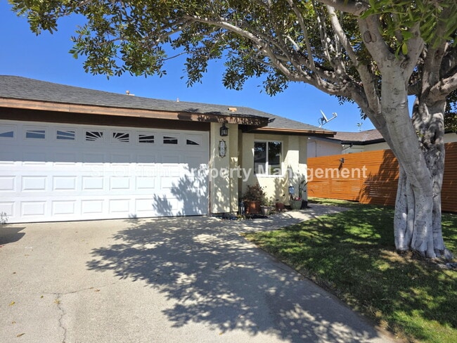 Building Photo - AVAILABLE NOW - 2 Bedroom/2 Bath Pismo Beach Home